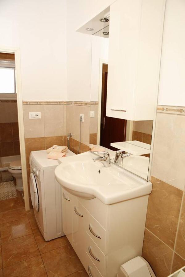 Ivic Apartments Vodice Croatia מראה חיצוני תמונה